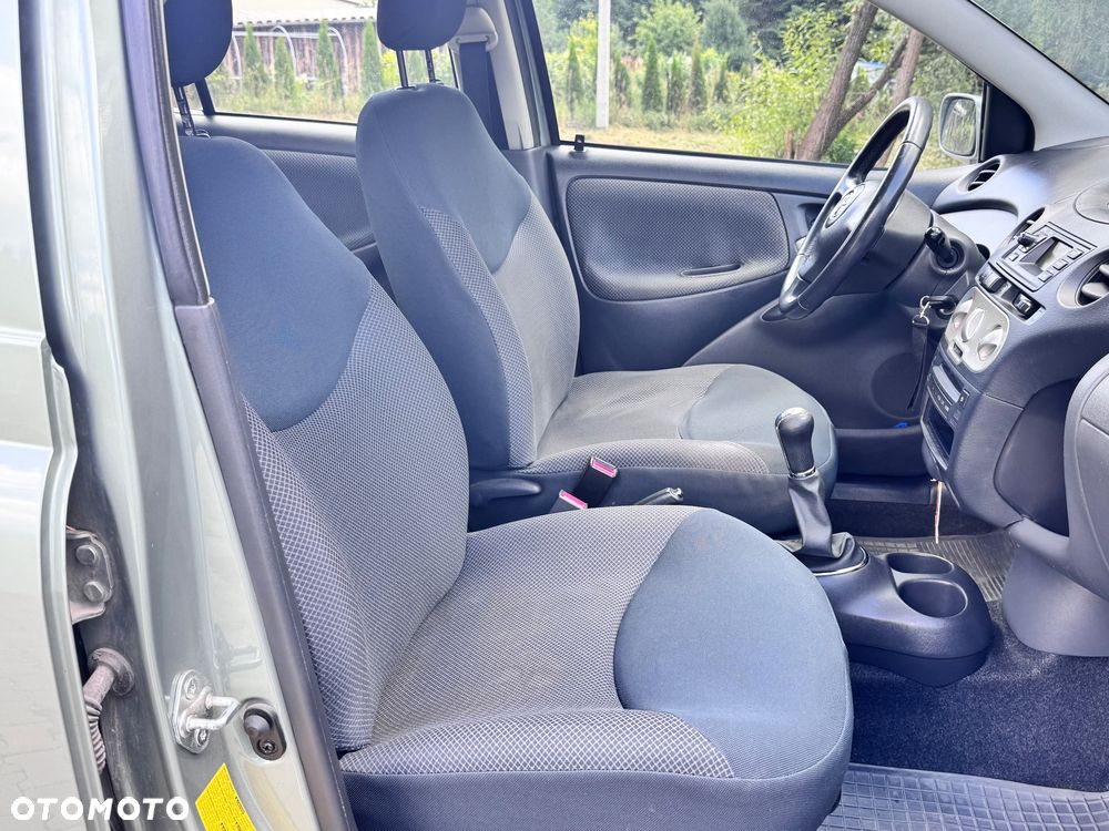 Toyota Yaris - 9