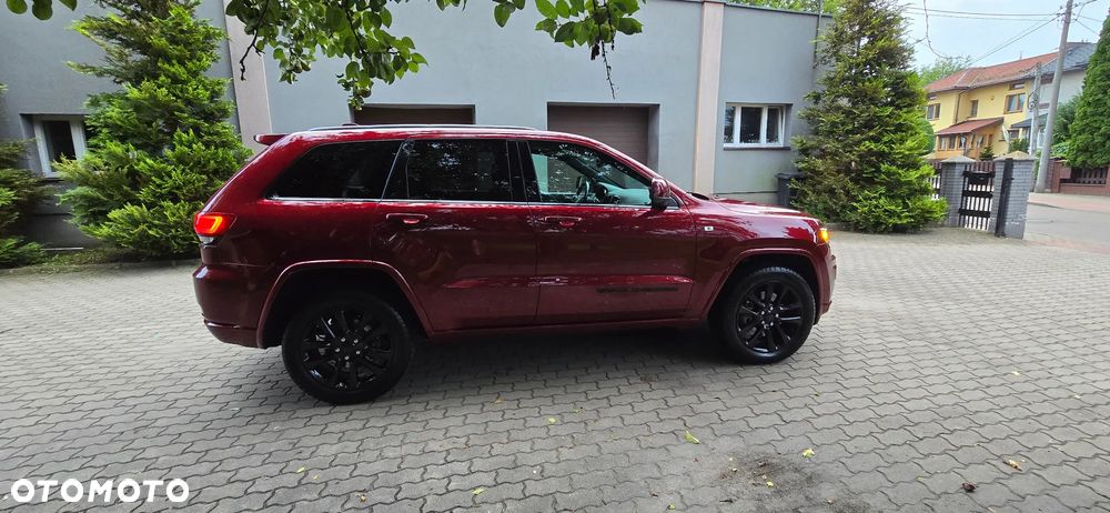 Jeep Grand Cherokee - 36