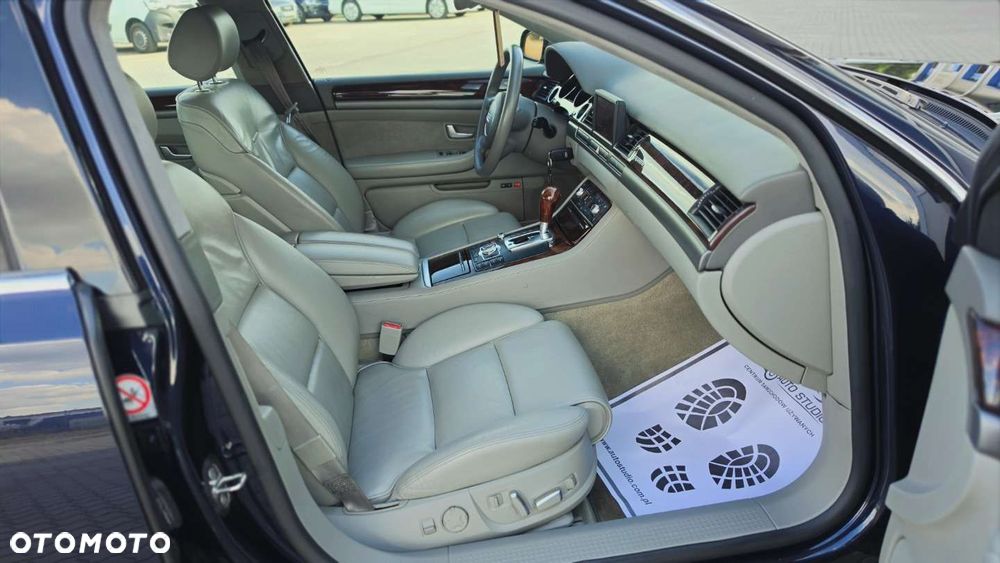 Audi A8 - 6