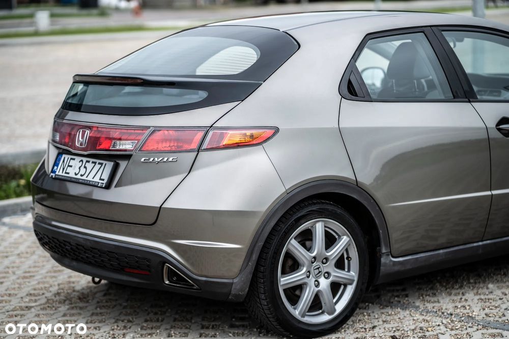 Honda Civic 1.8 Executive - 4