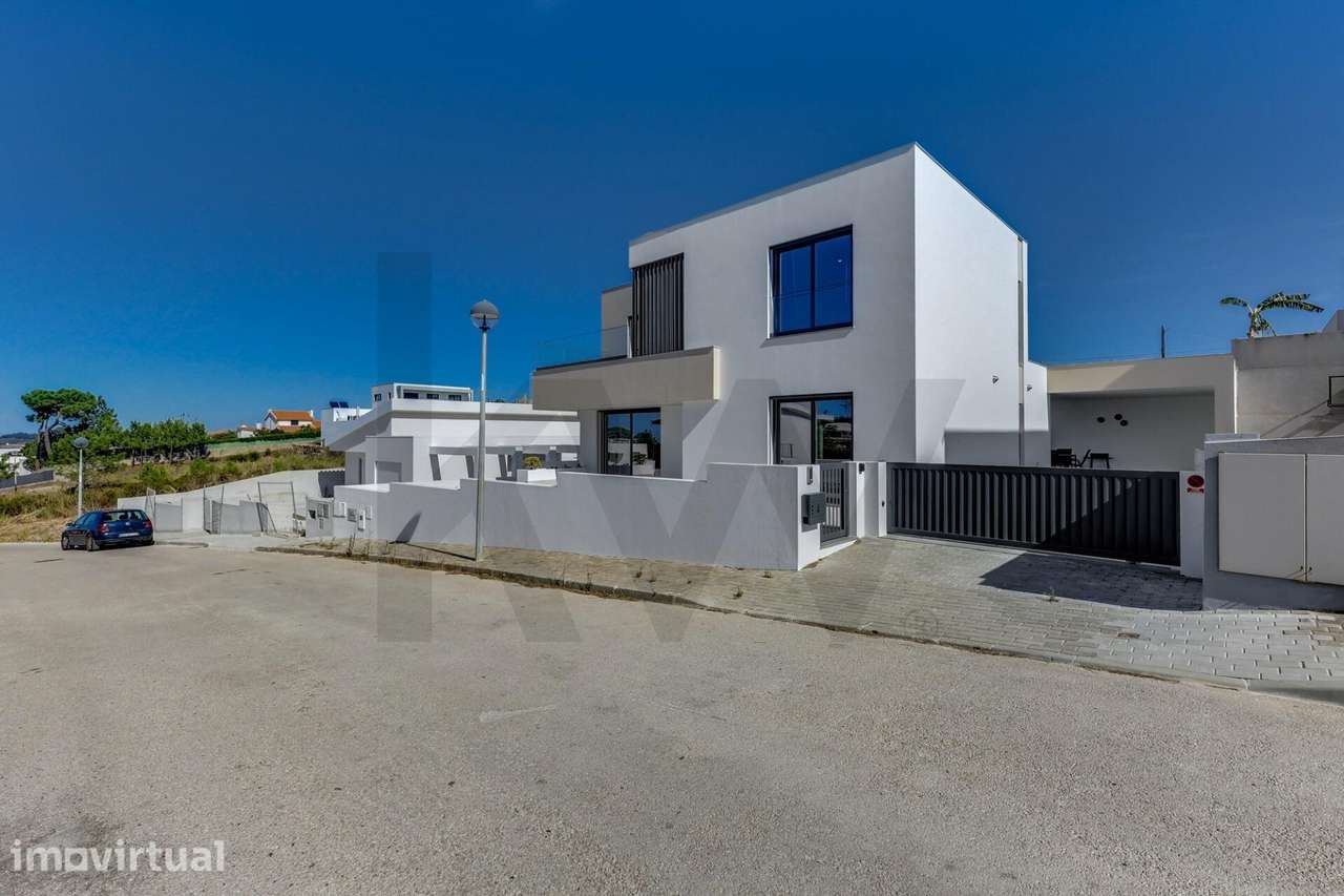 Moradia T3 com Acabamentos de Luxo | Lagoa, Ribamar – Ericeira - Grande imagem: 2/28