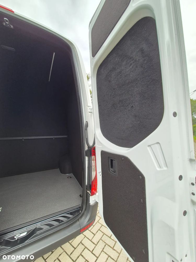 Mercedes-Benz Sprinter - 5