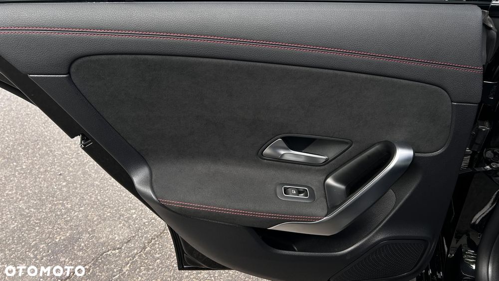 Mercedes-Benz CLA 200 mHEV 7G-DCT - 26