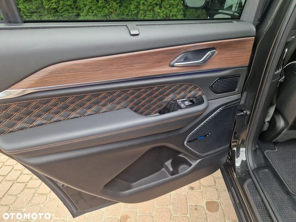 Jeep Grand Cherokee - 36