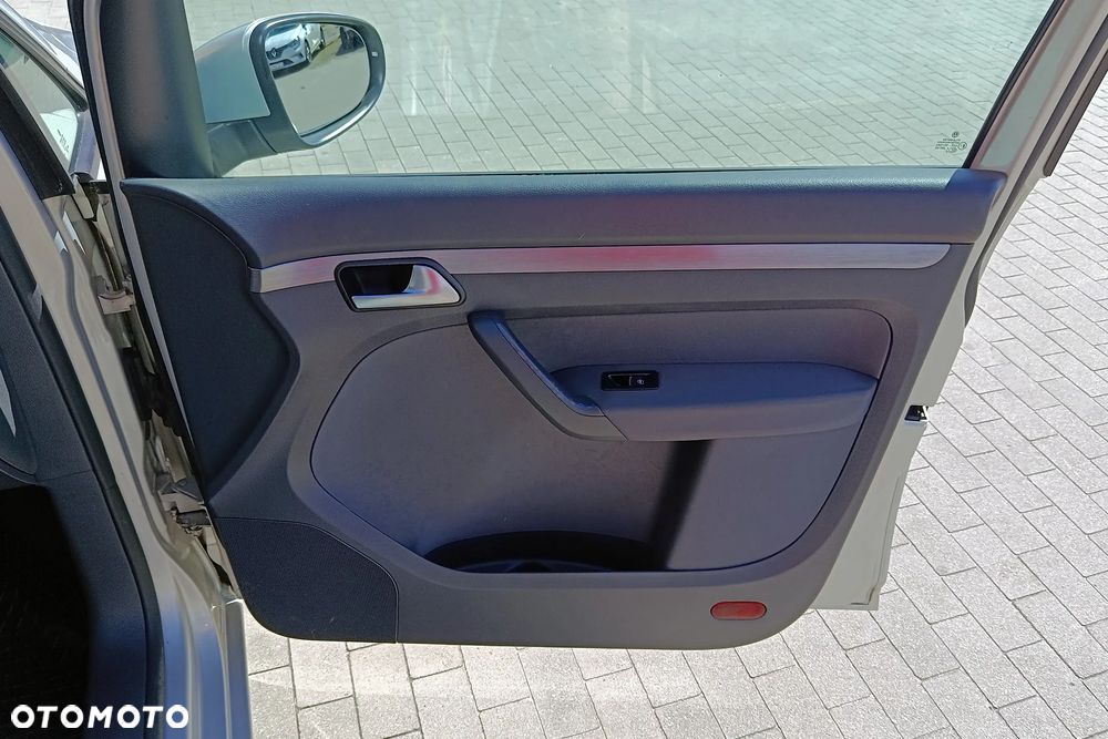 Volkswagen Touran 1.4 TSI DSG Comfortline - 35