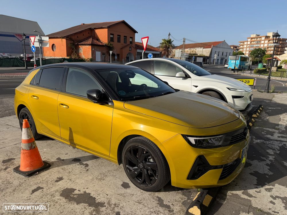 Opel Astra 1.2 T GS - 3