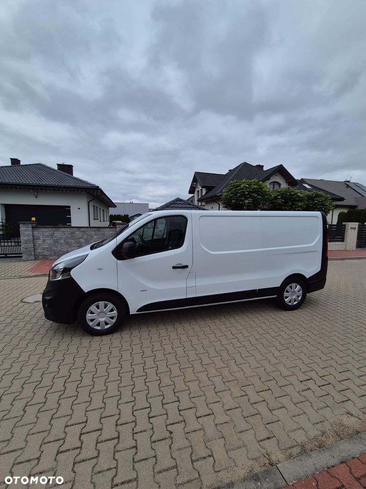 Opel Vivaro 2017r LONG 180tys km webasto super stan - 10