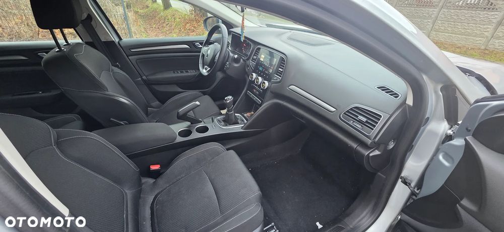 Renault Megane 1.5 Blue dCi Business - 16