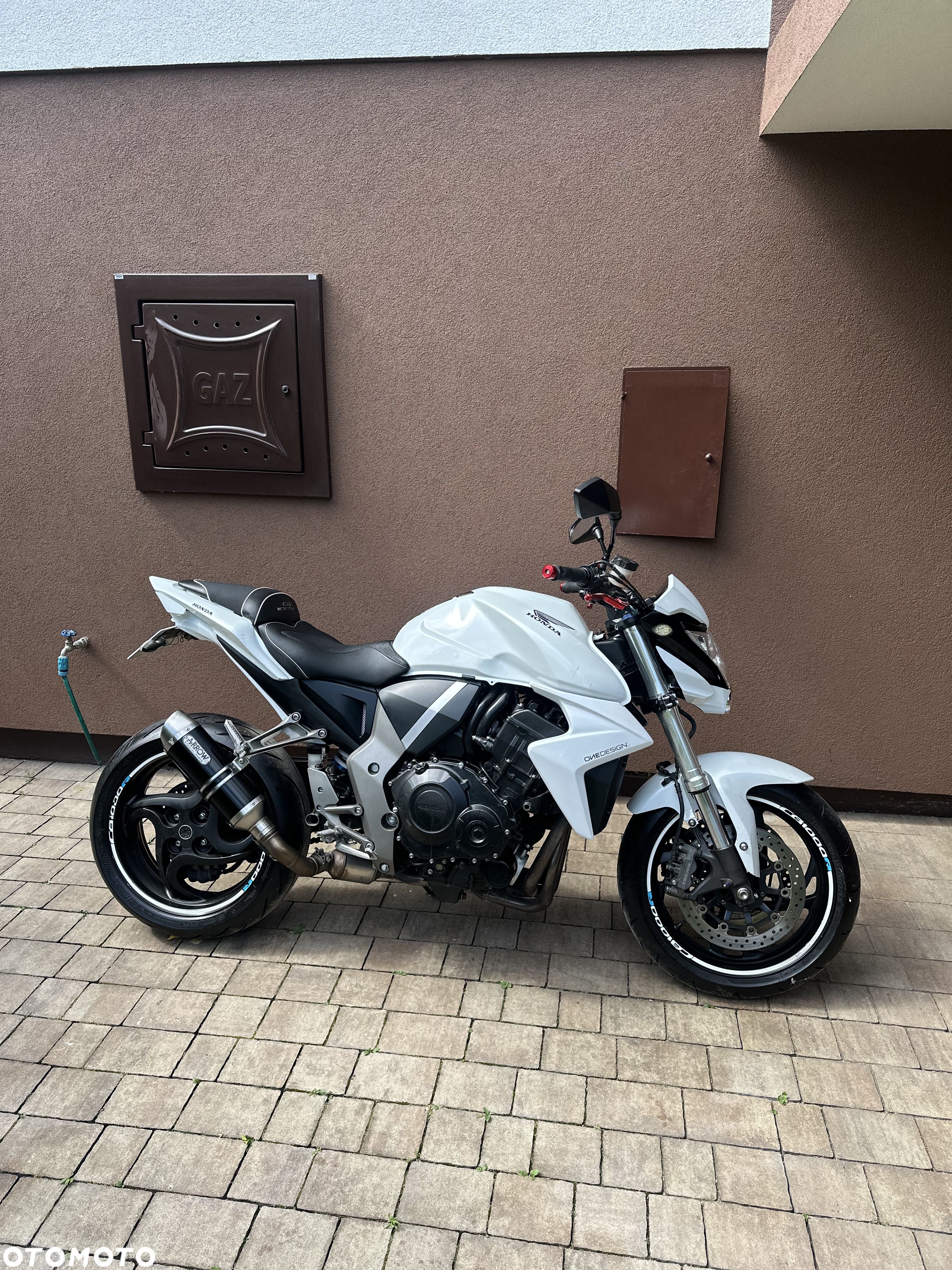 Honda CB - 1
