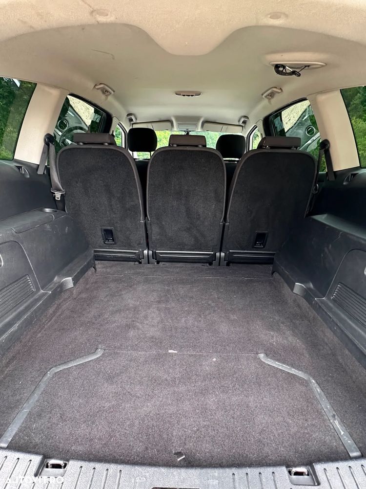 Ford S-Max - 14
