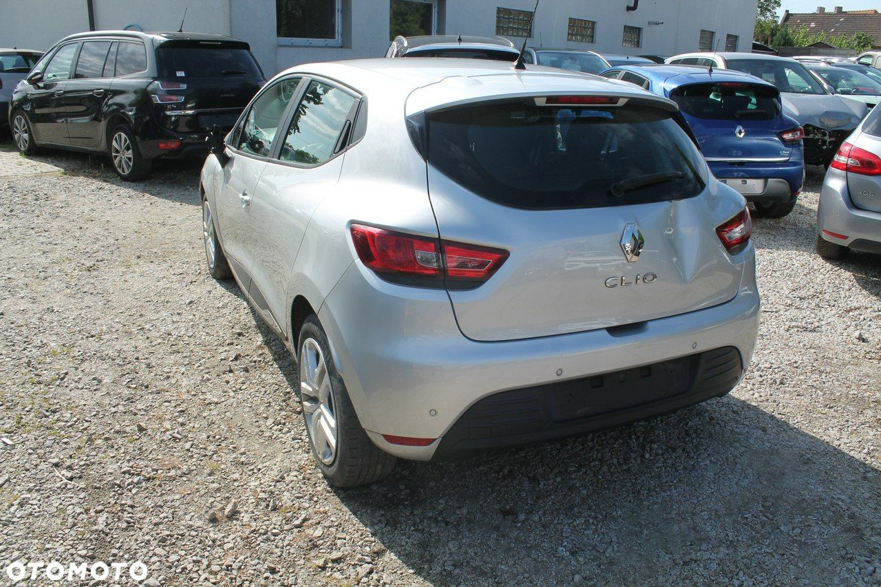 Renault Clio - 7