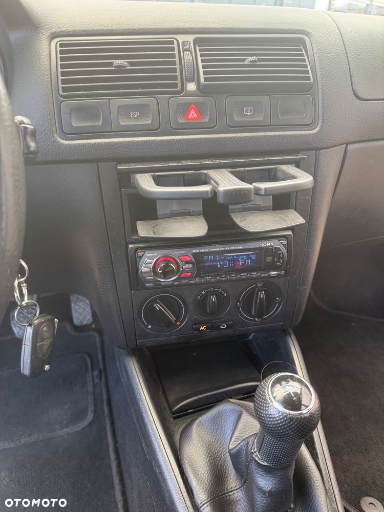 Volkswagen Golf 1.9 TDI Comfortline - 27