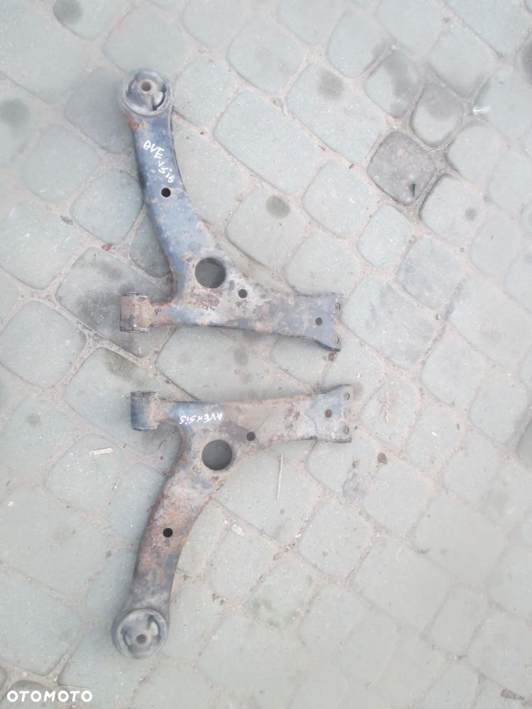 Wahacz Toyota Avensis T25 - 1