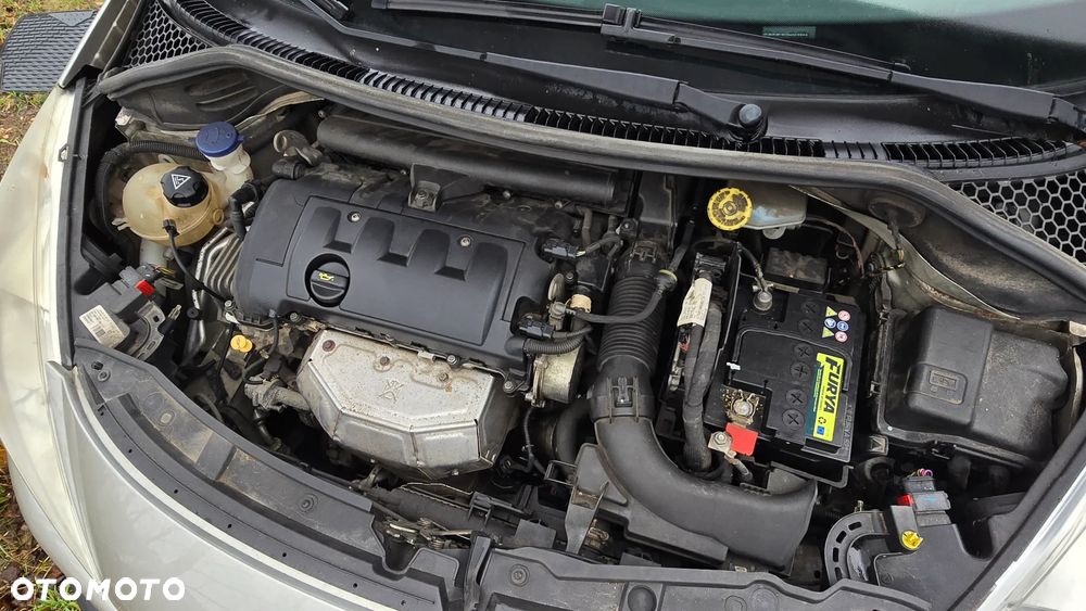 Peugeot 207 - 10