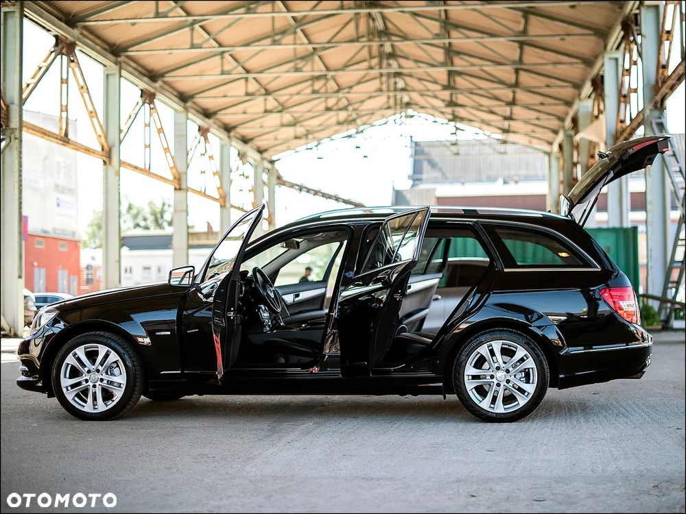 Mercedes-Benz Klasa C 180 BlueEFFICIENCY 7G-TRONIC Avantgarde - 16