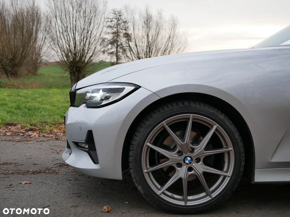BMW Seria 3 320d MHEV - 14