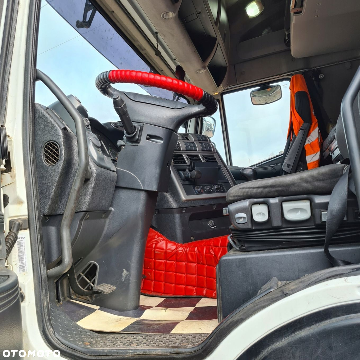 IVECO STRALIS CURSOR 13 500 KOMPLETNA KABINA 2012 - 9