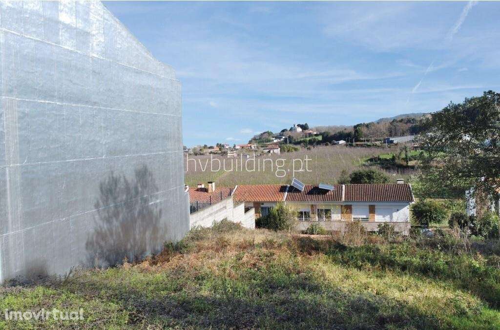 Lote para construção com 280m2 localizado em Tibães - Grande imagem: 2/11