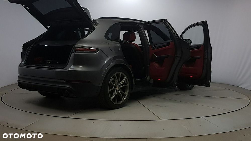 Porsche Cayenne - 12