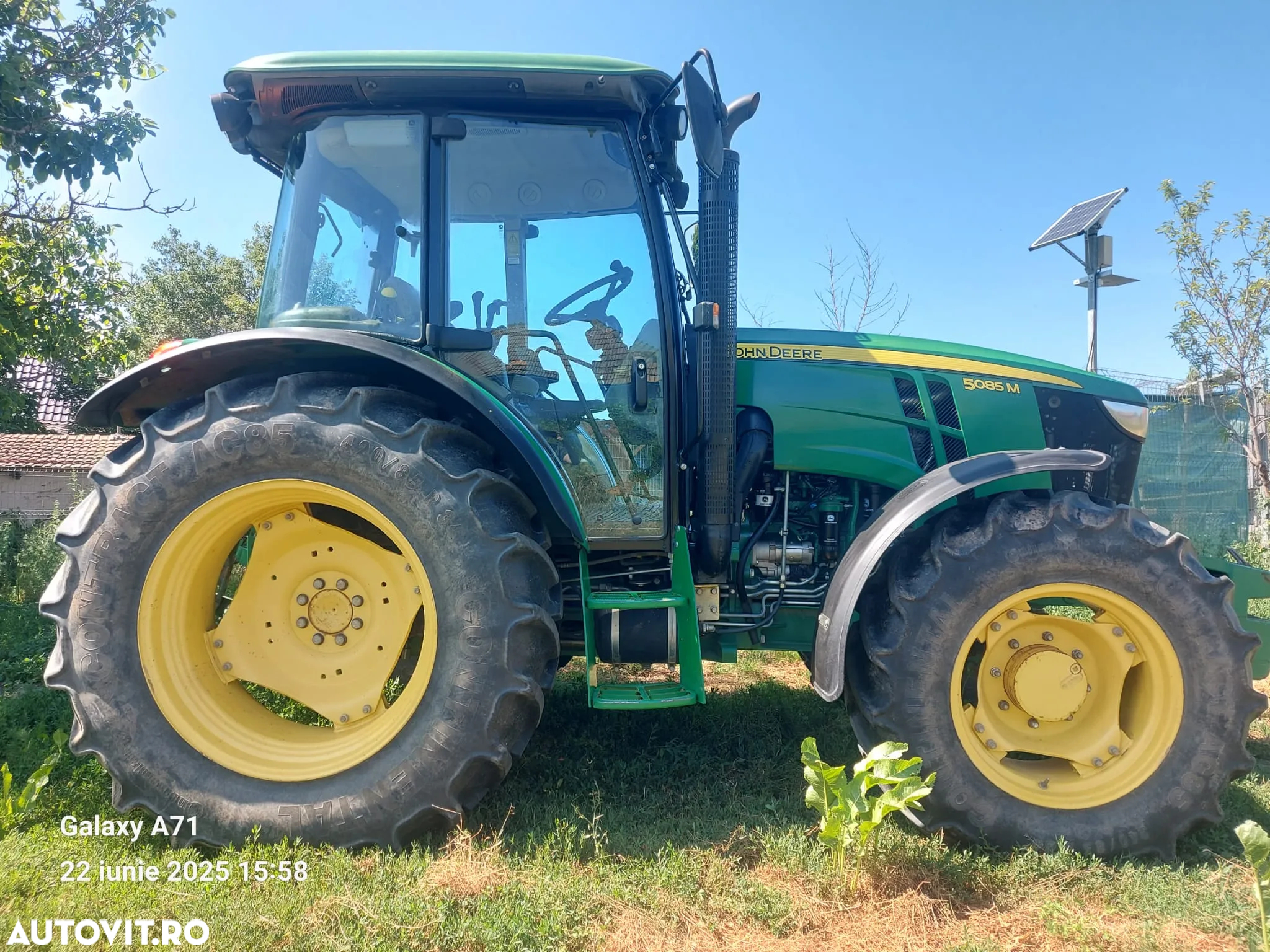 John Deere 5085M - 4