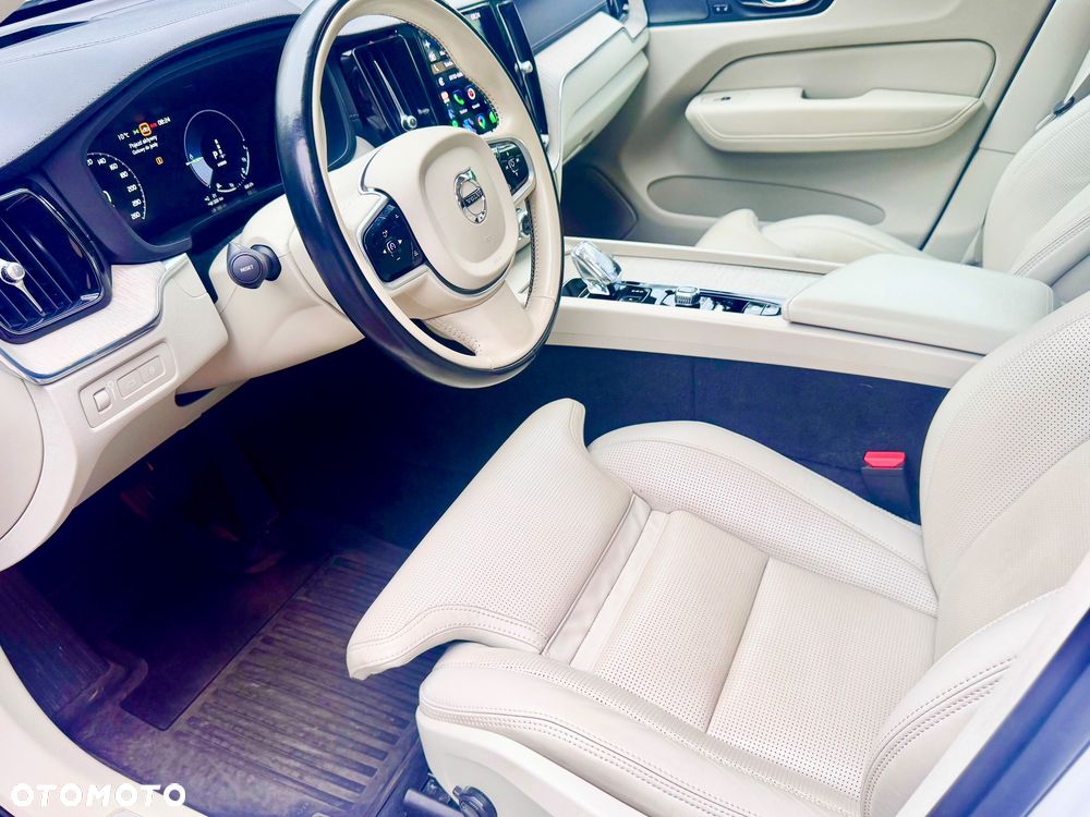Volvo XC 60 T8 Plug-In Hybrid AWD Inscription - 12