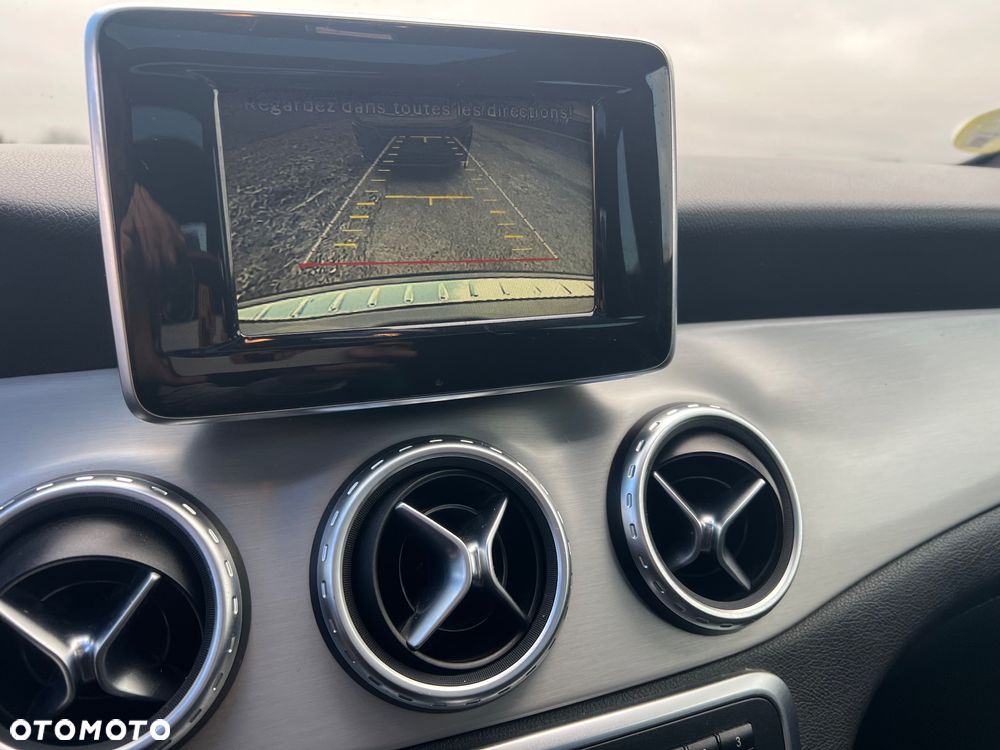 Mercedes-Benz GLA - 28