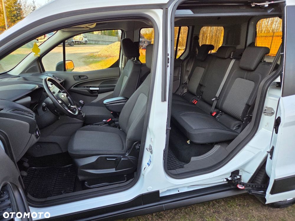 Ford Transit Connect - 11