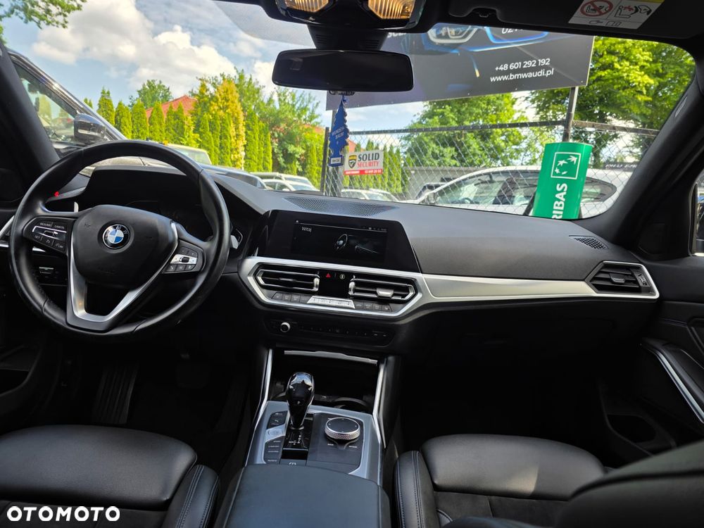 BMW Seria 3 318i Luxury Line - 14