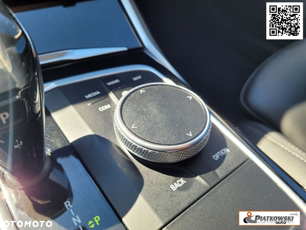 BMW Seria 3 320i - 35