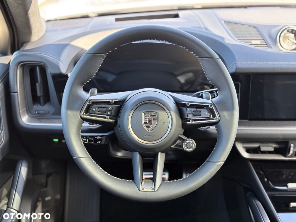 Porsche Cayenne - 26