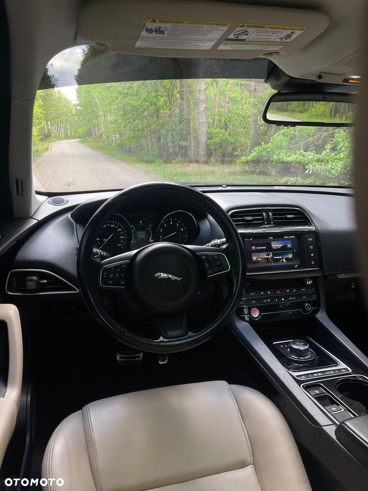 Jaguar F-Pace 35t AWD Prestige - 26