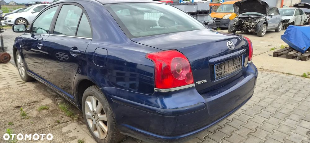 Toyota Avensis T25 przedlift 2,0 D4D 85kW 116KM 2004r sedan kolor 8P4 - 6