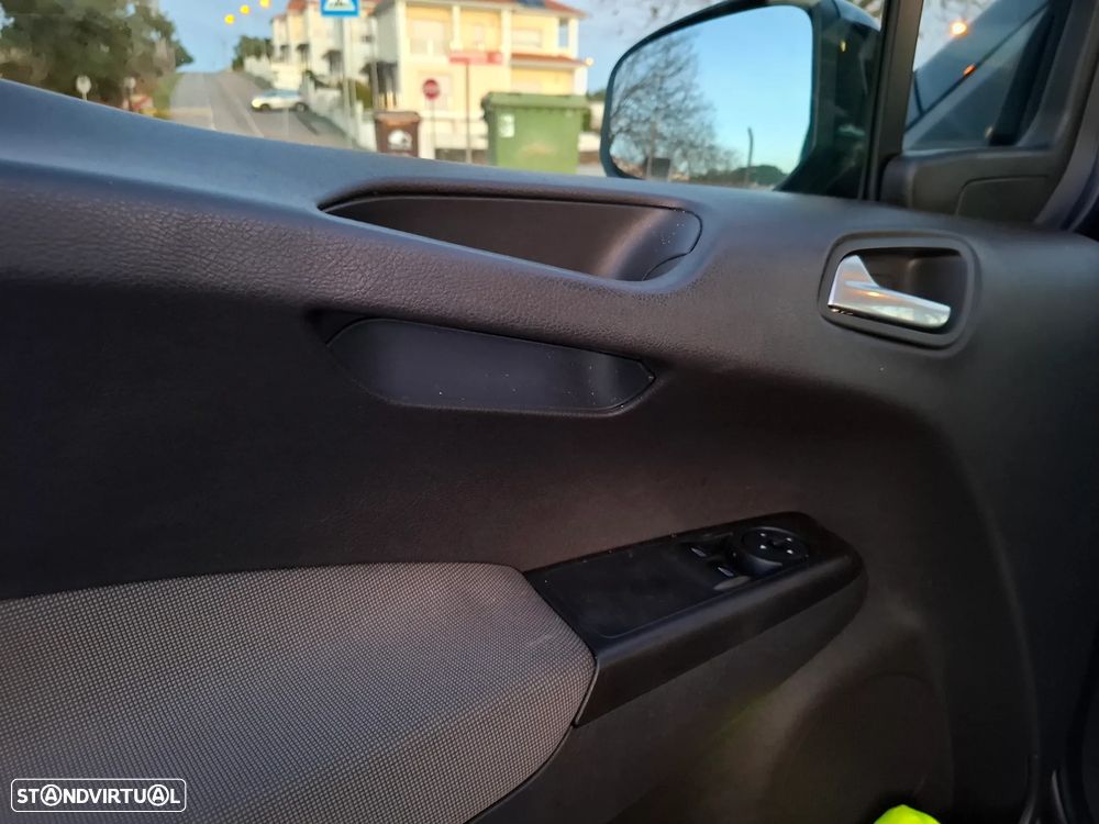 Ford Tourneo Connect 1.0i EcoBoost Titanium - 6