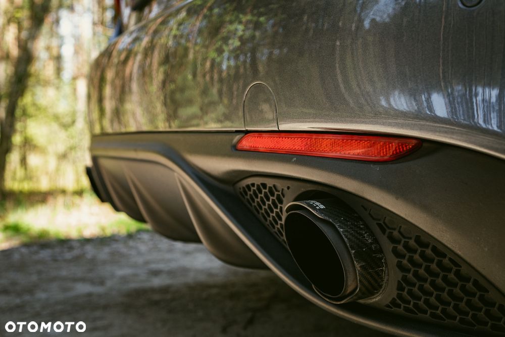 Alfa Romeo Giulia 2.0 Turbo 16V AT8-Q4 Veloce - 19