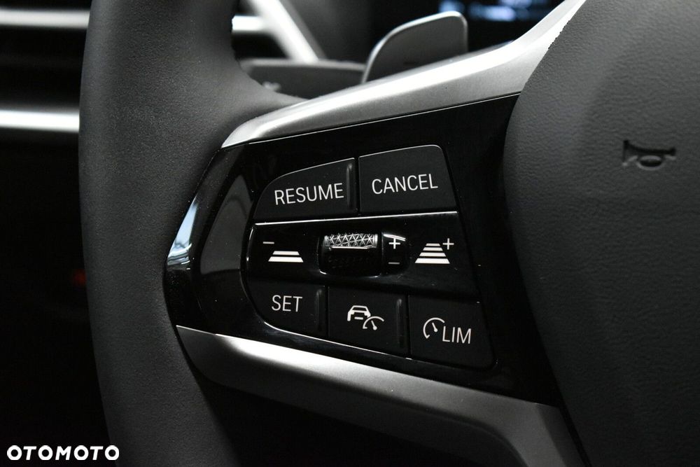 BMW Seria 3 320d xDrive mHEV - 15