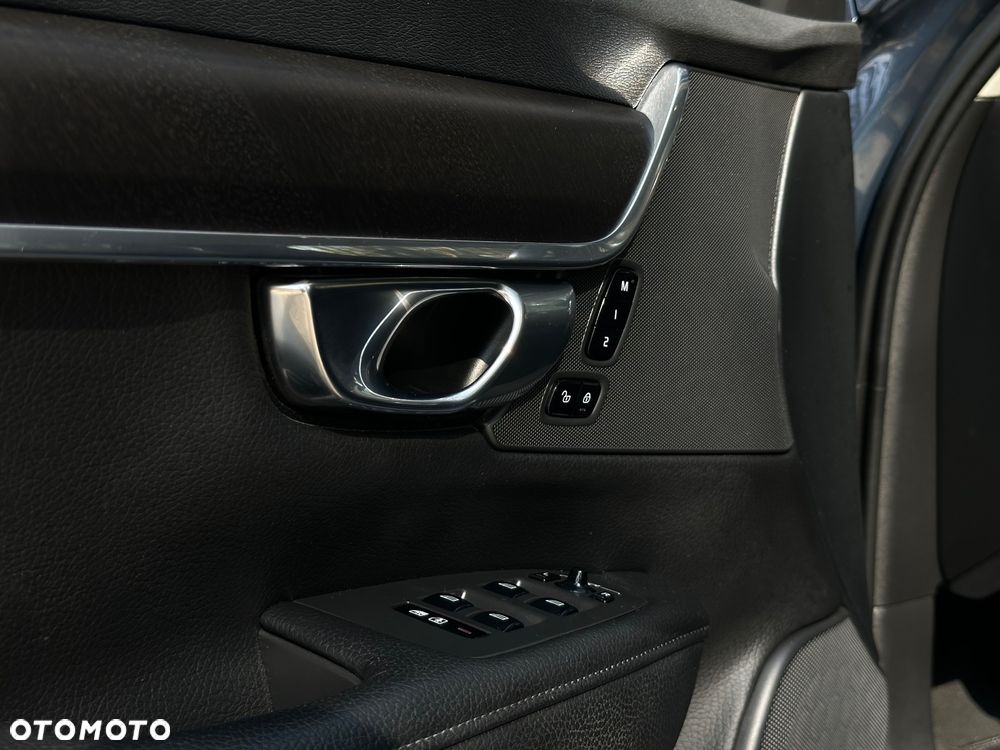 Volvo V90 D5 SCR AWD Momentum - 19