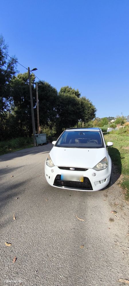 Ford S-Max 2.0 TDCi DPF Titanium - 3
