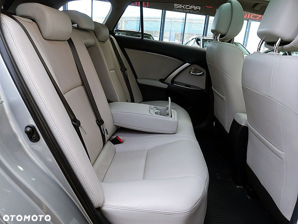 Toyota Avensis - 14