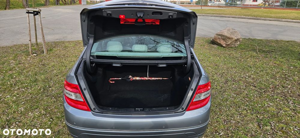 Mercedes-Benz Klasa C 350 CGI 7G-TRONIC BlueEFFICIENCY Avantgarde - 16