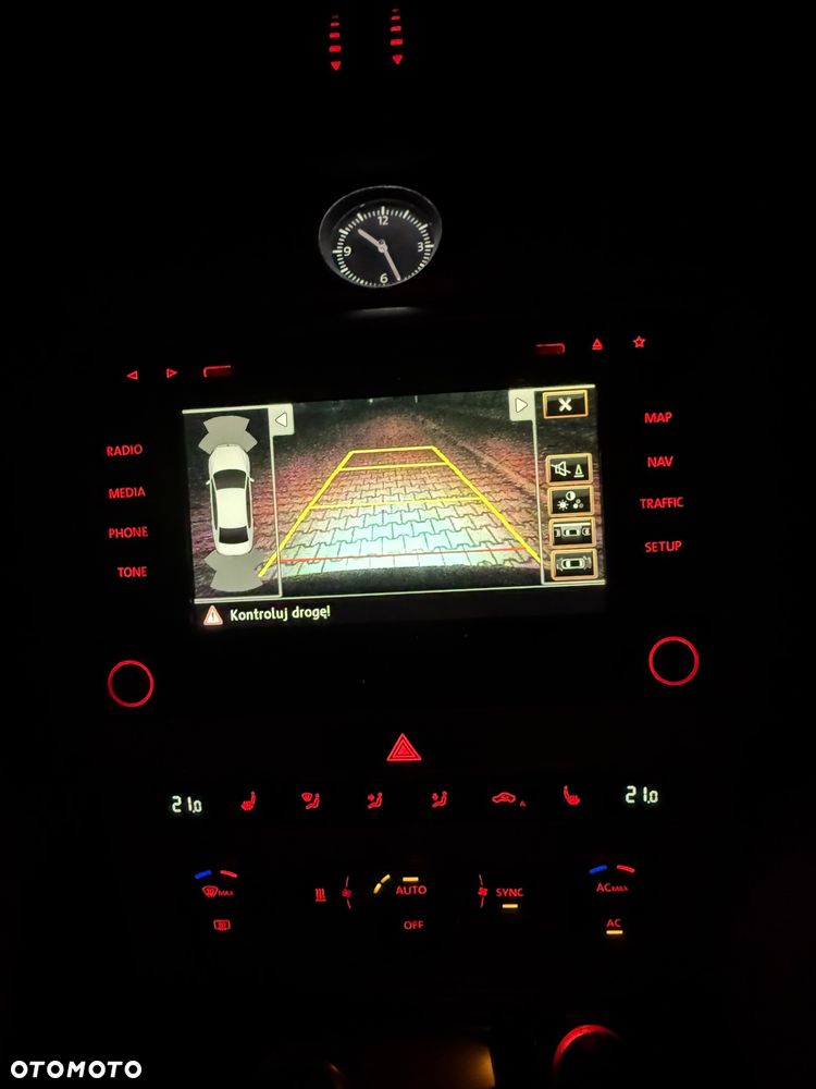 Volkswagen Passat 1.6 TDI Comfortline - 10