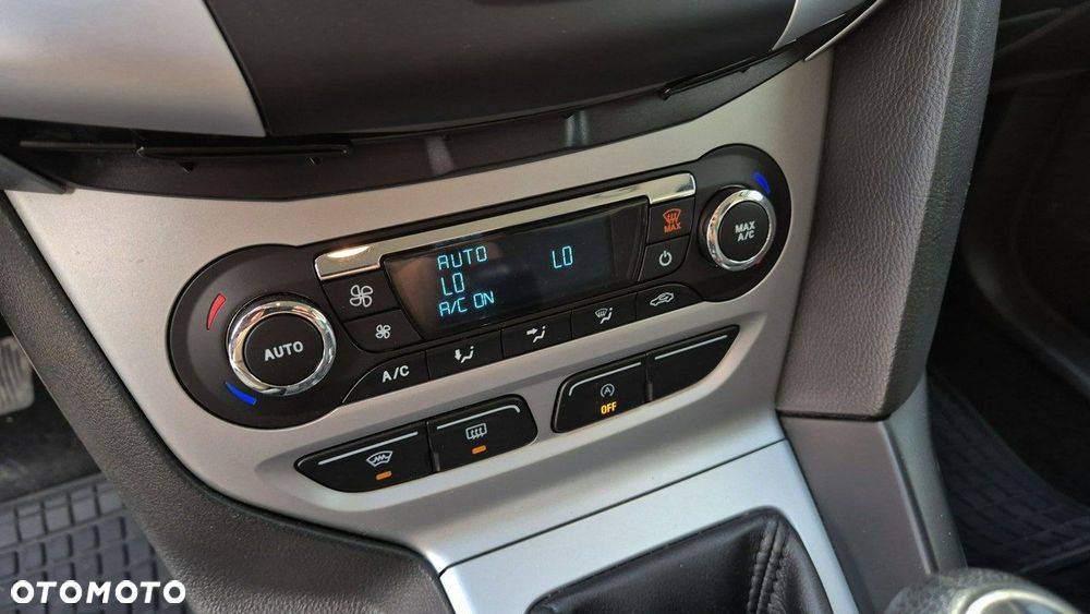 Ford Focus 1.6 EcoBoost Titanium - 16
