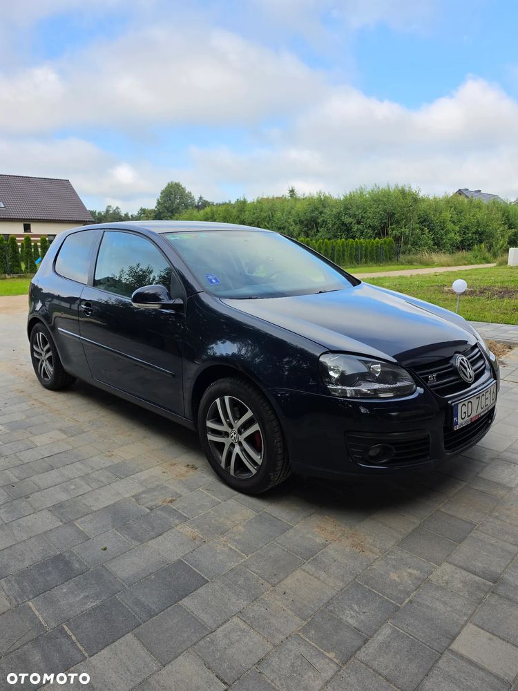 Volkswagen Golf - 1