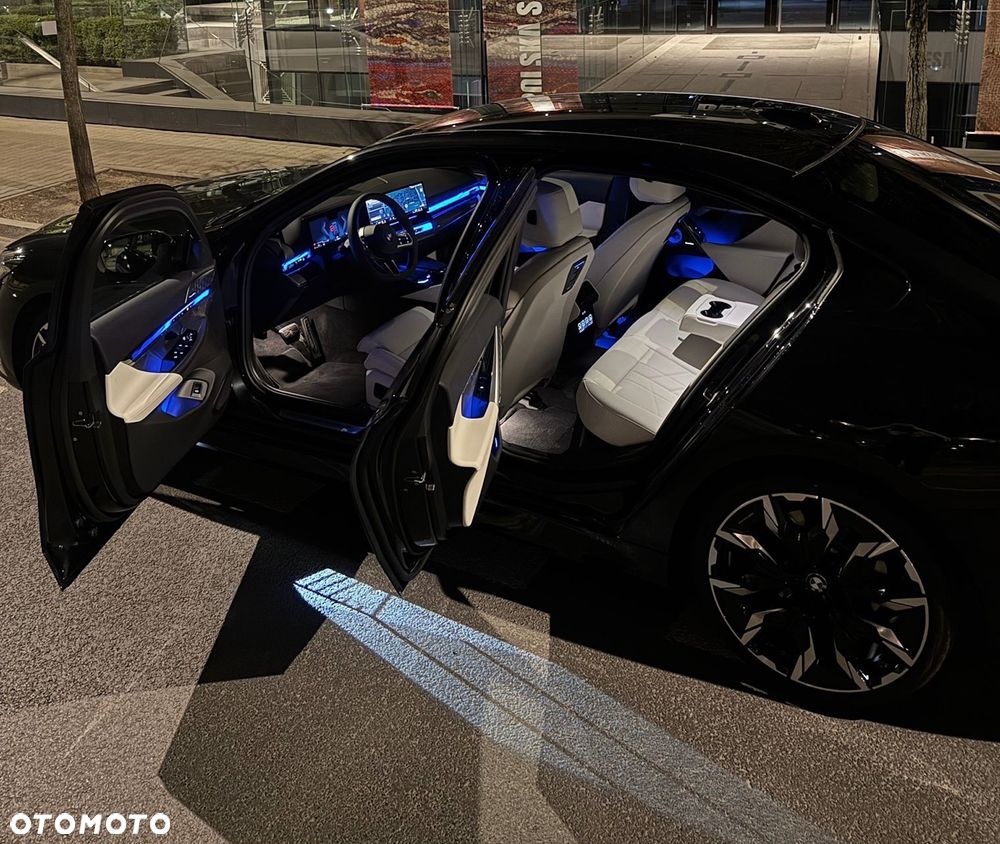 BMW Seria 5 520i mHEV - 10