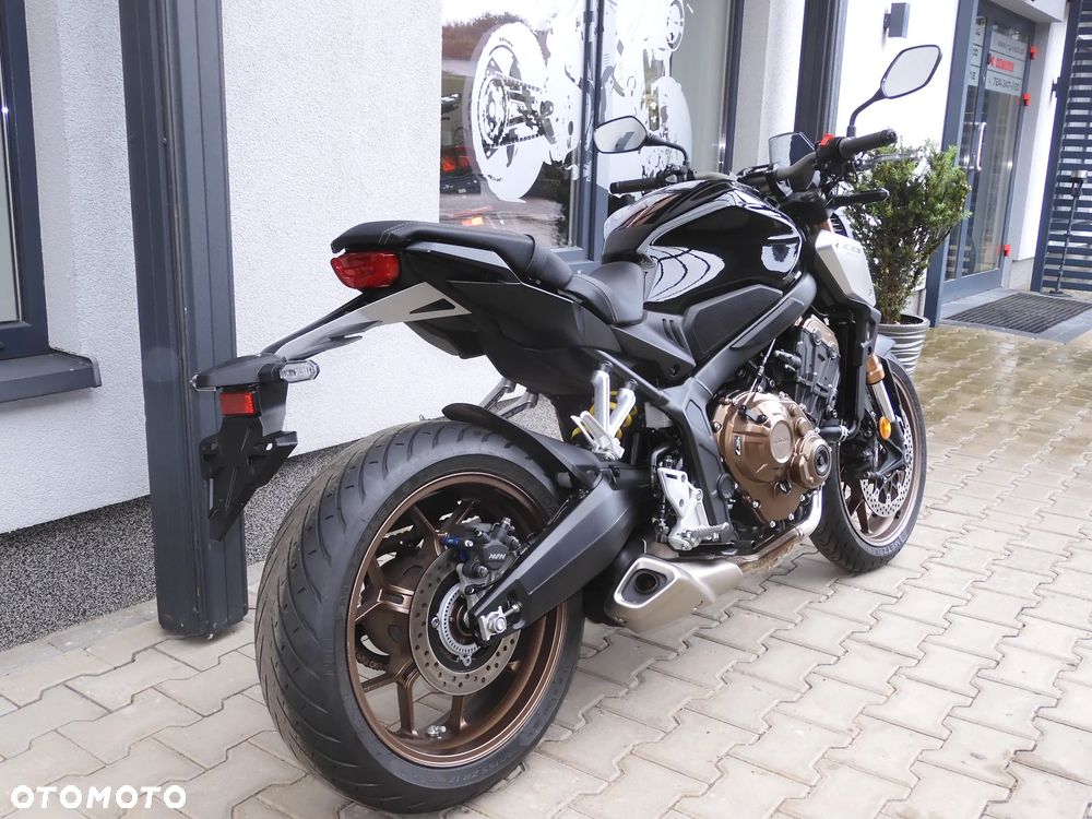 Honda CB - 16