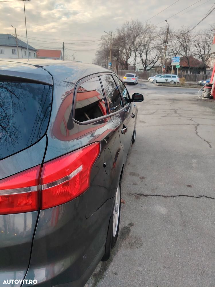 Ford Focus 1.6 TDCI DPF Titanium - 6