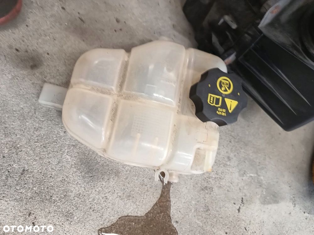 OPEL MERIVA B ZBIORNICZEK PŁYNU WYRÓWNAWCZY - 1