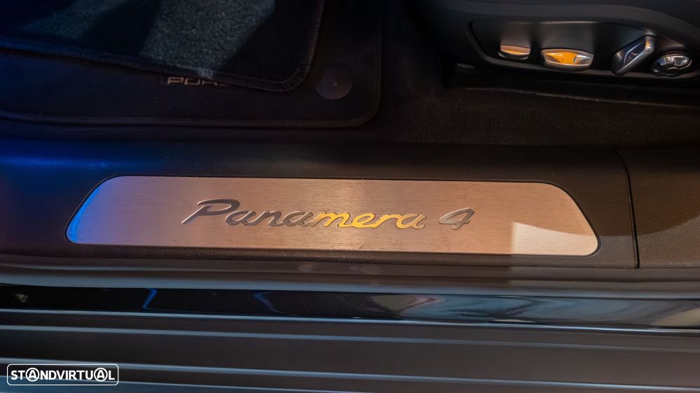 Porsche Panamera Sport Turismo 4 E-Hybrid - 22