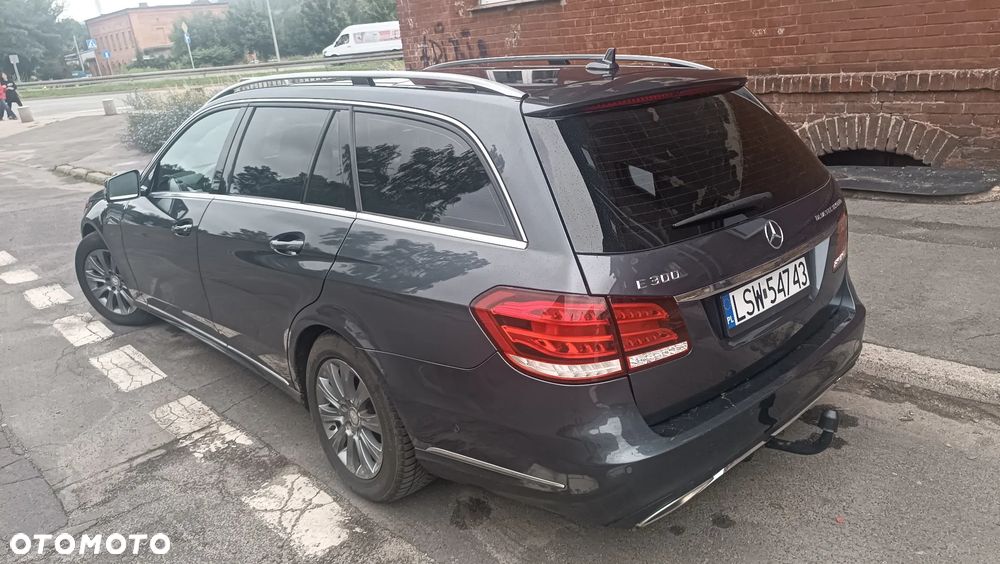Mercedes-Benz Klasa E 300 BlueTec Hybrid - 4