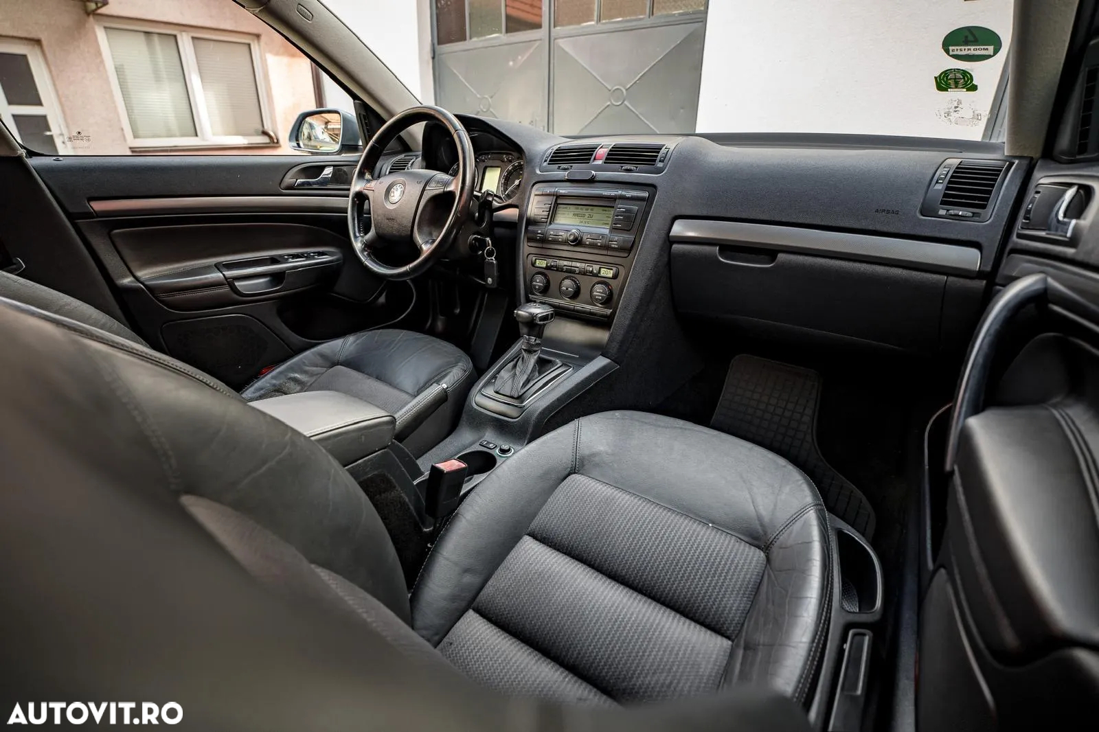 Skoda Octavia Combi 2.0 TDI Ambiente Aut - 7