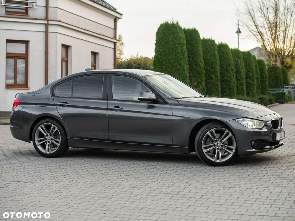 BMW Seria 3 320d Sport Line - 19
